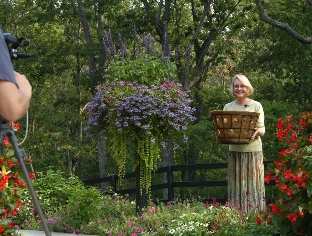 How to install a post or stand for a basket